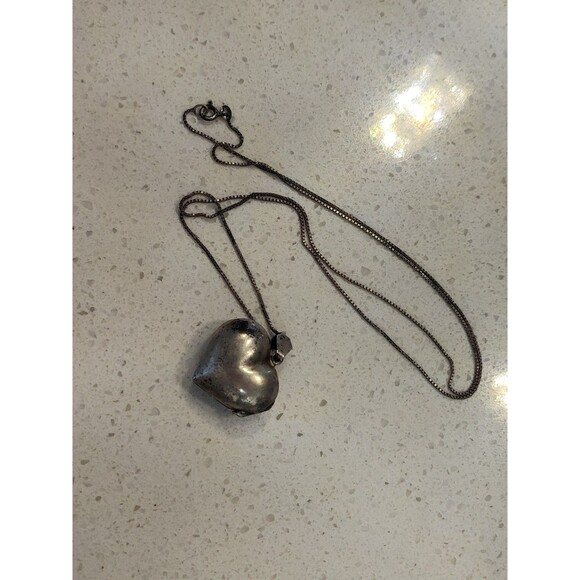 925 THM Sterling Silver Puffy Heart scrollwork  1" Locket on  24" Chain Necklace - Picture 8 of 9